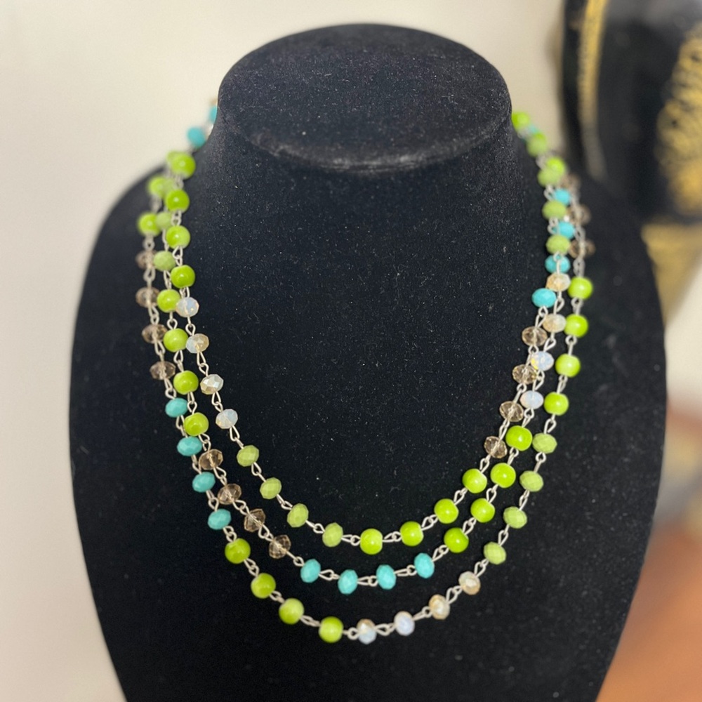 36” cont strand of green, taupe, beads. Wrap 1,2,or 3x. Earrings too! NIP.
